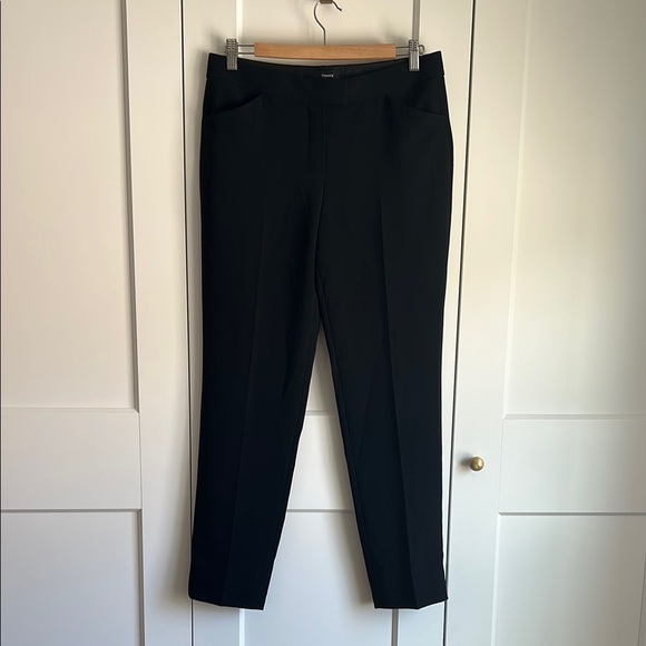 Theory Ibbey Modern Crepe Black Straight Leg Women's Pants | 6 - Picture 1 of 4